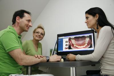  A Spidermed hevedert azért szoktam javasolni a pácienseinknek, mert elosegíti a hátizmok megerosödését.